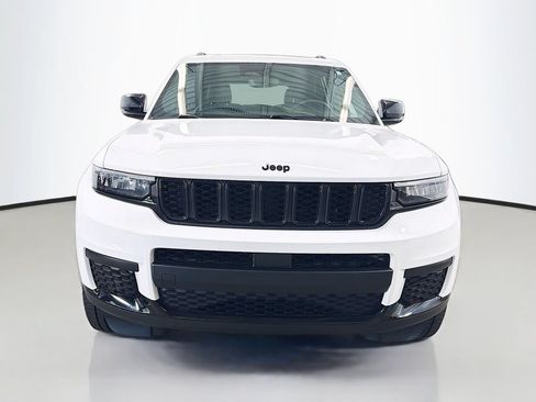 Used 2023 Jeep Grand Cherokee L Laredo AWD/4WD image 2