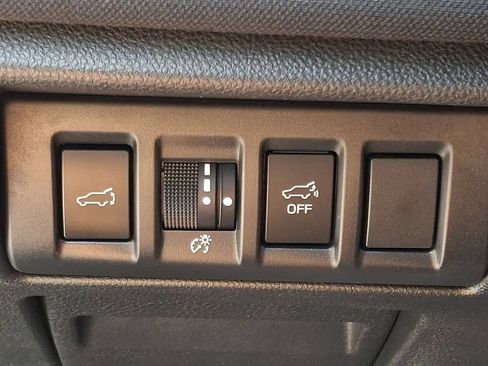 Used 2025 Subaru Outback Premium AWD/4WD image 26