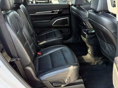 Used 2022 Kia Telluride S image 13