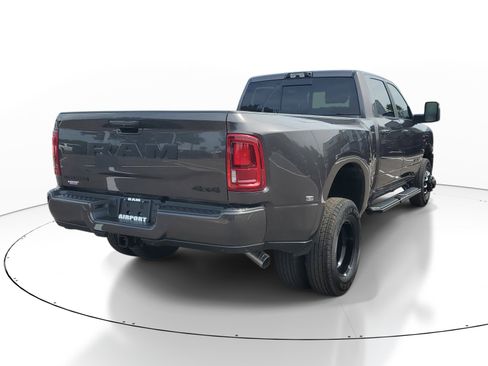 New 2026 RAM 3500 Laramie AWD/4WD image 4