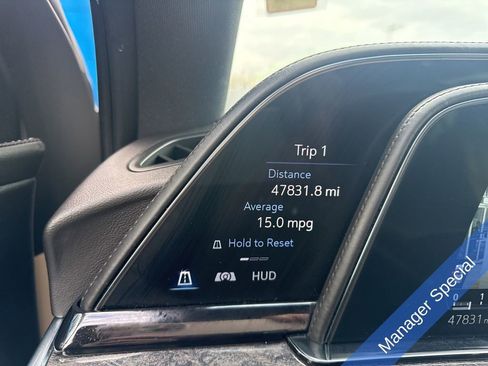 Used 2021 Cadillac Escalade ESV Premium Luxury image 22