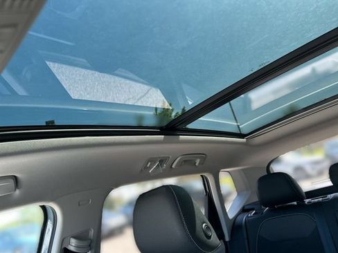 New 2026 Volkswagen Taos SE FWD image 22