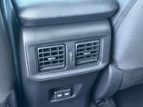 Used 2025 Toyota RAV4 XLE AWD/4WD image 13