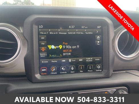 Used 2023 Jeep Wrangler Unlimited Sahara AWD/4WD image 32