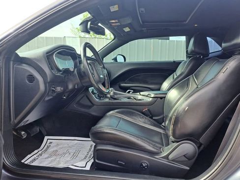 Used 2018 Dodge Challenger SXT Plus RWD image 8