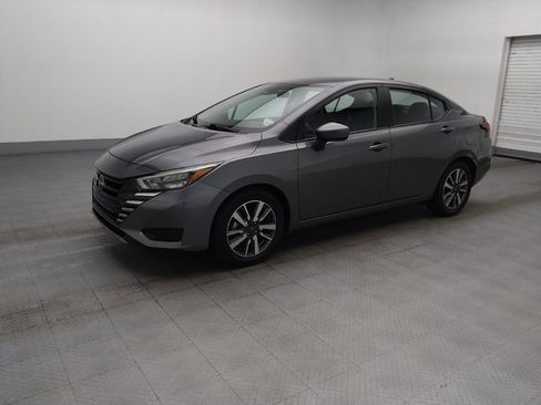 Used 2025 Nissan Versa SV FWD image 2