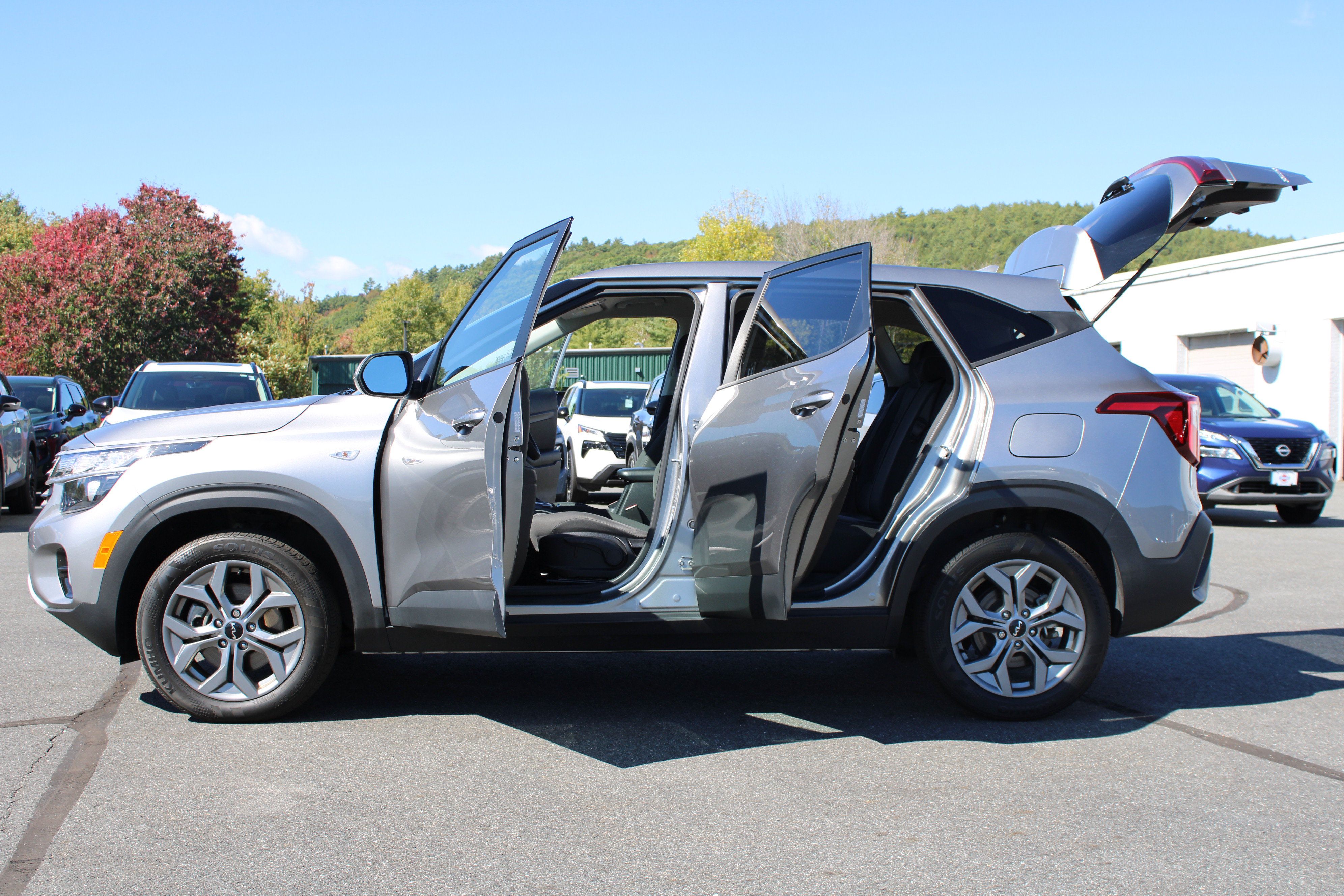 Used 2024 Kia Seltos LX AWD/4WD image 13