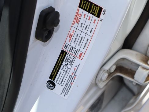 Used 2025 Nissan Sentra SR FWD image 28