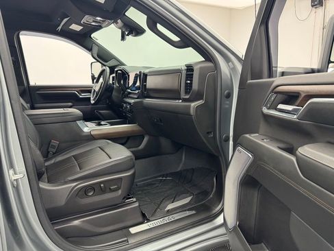 Used 2024 Chevrolet Silverado 2500 High Country w/ Technology Package image 33