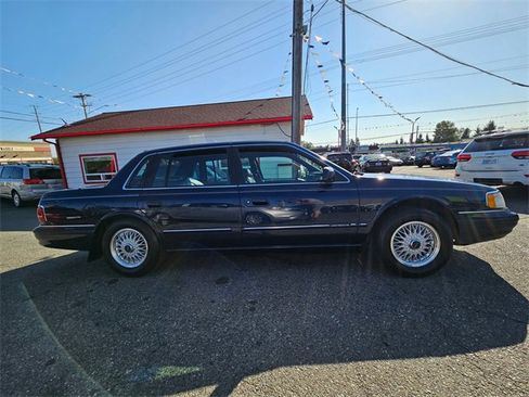 Used 1994 Lincoln Continental Executive image 2