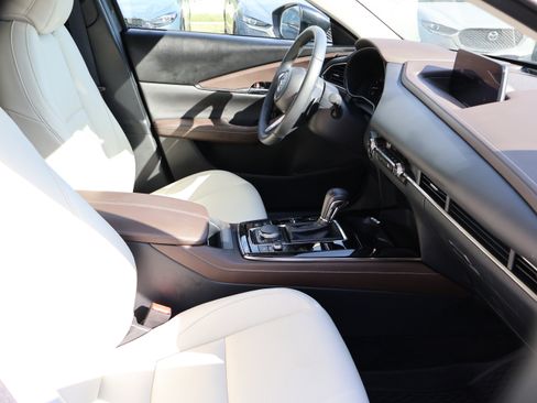 Certified 2025 MAZDA CX-30 2.5 Turbo w/ Premium Plus Pkg image 11