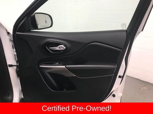 Certified 2022 Jeep Cherokee Latitude Lux w/ Sun & Sound Group image 34