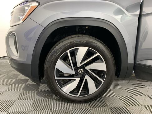 Used 2024 Volkswagen Atlas SE AWD/4WD image 12