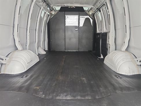 Used 2021 Chevrolet Express 2500 w/ Driver Convenience Package image 23