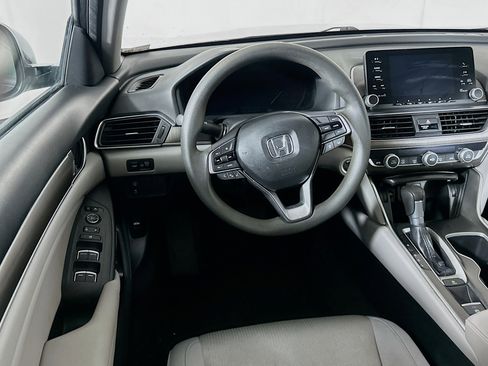 Used 2018 Honda Accord LX image 17