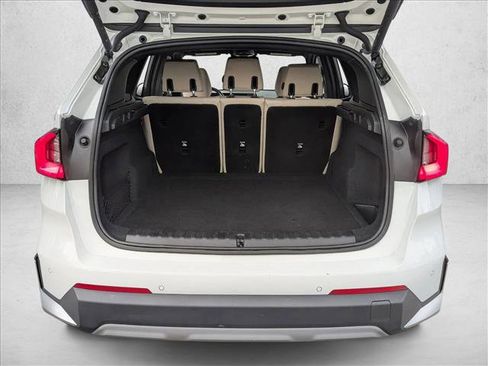 Used 2023 BMW X1 xDrive28i image 6