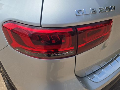 Used 2022 Mercedes-Benz GLB 250 image 18