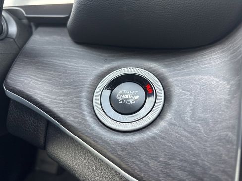 New 2025 Jeep Grand Cherokee L Limited image 11