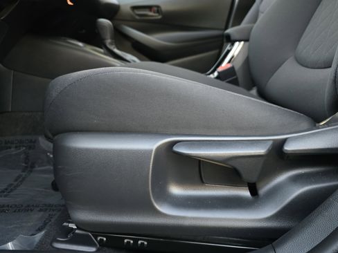 Used 2022 Toyota Corolla LE image 28