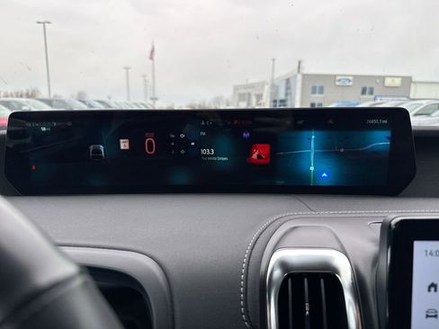 Used 2025 Ford Expedition Max Platinum image 12