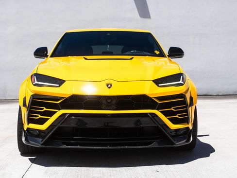 Used 2021 Lamborghini Urus AWD/4WD image 2