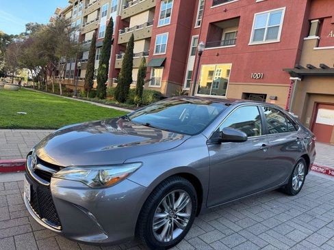 Used 2016 Toyota Camry SE FWD image 5