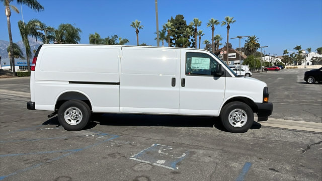 New 2026 Chevrolet Express 2500 Extended w/ Communications Package RWD image 30