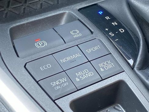 Used 2022 Toyota RAV4 XLE w/ Convenience Package AWD/4WD image 27