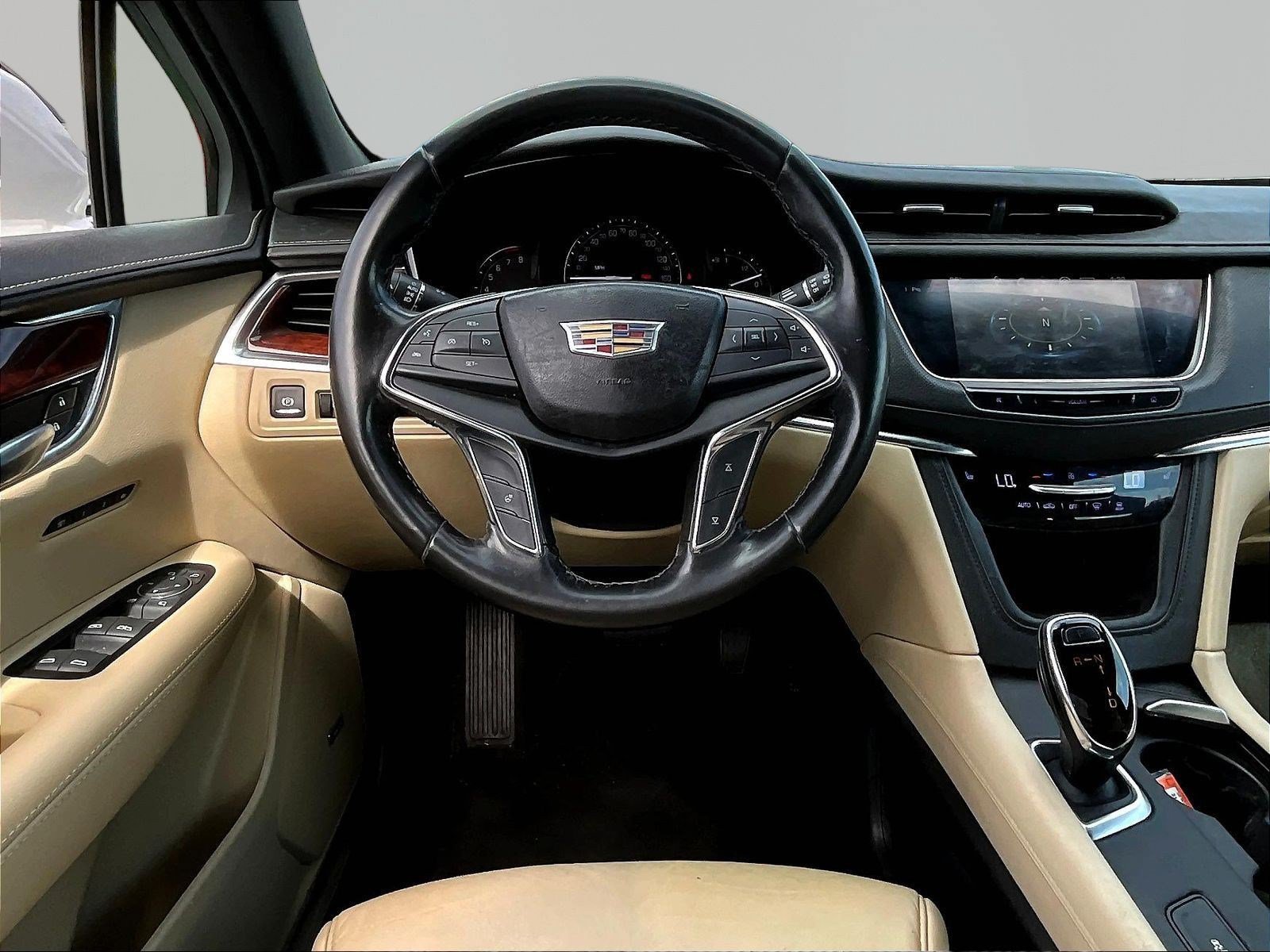 Used 2018 Cadillac XT5 Luxury FWD image 8