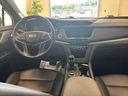 Used 2023 Cadillac XT5 Premium Luxury AWD/4WD image 8