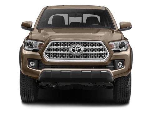 Used 2016 Toyota Tacoma TRD Off-Road w/ Premium & Technology Package AWD/4WD image 4