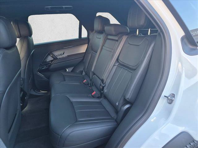 Used 2026 Land Rover Range Rover Sport SE AWD/4WD image 19