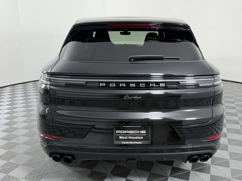New 2025 Porsche Cayenne Turbo image 10