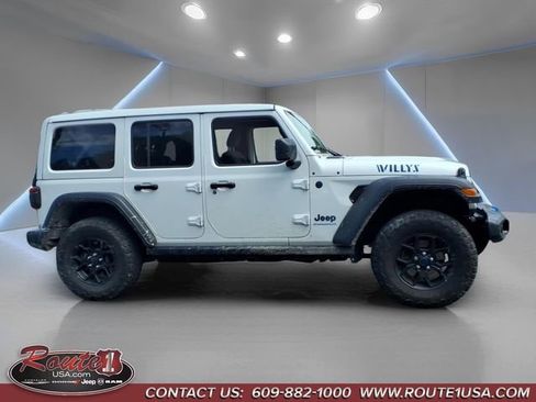 Used 2024 Jeep Wrangler Unlimited AWD/4WD image 2