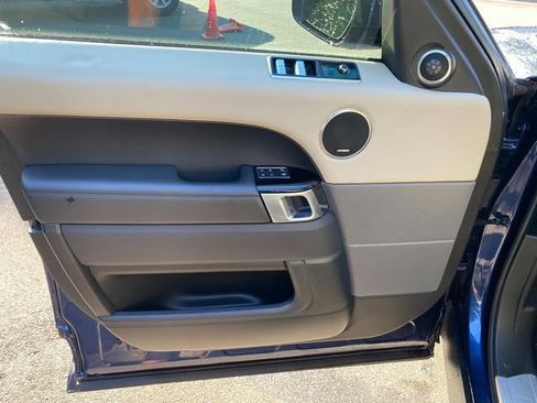 Used 2018 Land Rover Range Rover Sport HSE AWD/4WD image 12