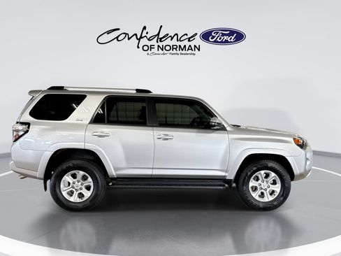 Used 2022 Toyota 4Runner SR5 Premium AWD/4WD image 10