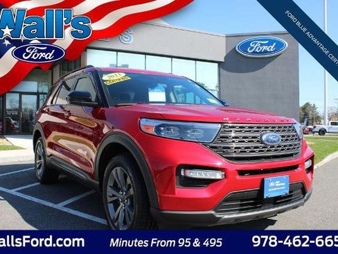 Certified 2023 Ford Explorer XLT w/ Equipment Group 202A AWD/4WD image 3