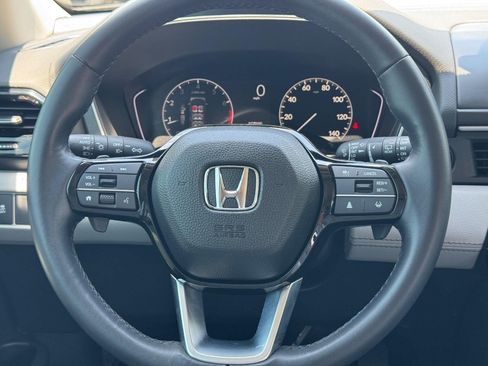 Certified 2025 Honda Pilot Touring image 26
