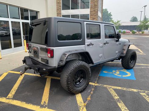 Used 2017 Jeep Wrangler Unlimited Sport w/ Quick Order Package 24S AWD/4WD image 4