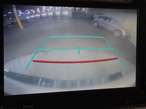 Used 2017 Toyota Tacoma TRD Sport w/ Tow Package (A/T) image 30