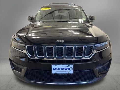 Used 2023 Jeep Grand Cherokee Laredo AWD/4WD image 9