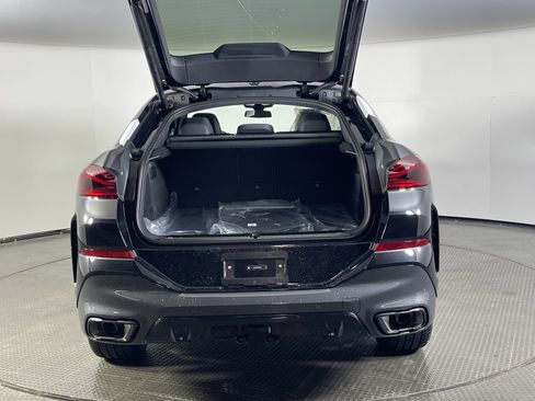 New 2026 BMW X6 xDrive40i w/ Climate Comfort Package image 8