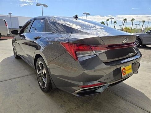 Used 2022 Hyundai Elantra Limited w/ Cargo Package image 3