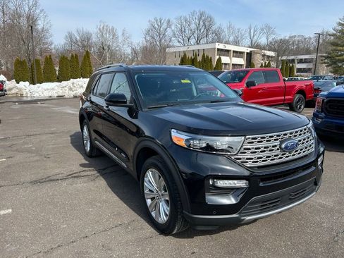 Certified 2023 Ford Explorer Limited w/ Equipment Group 301A image 3