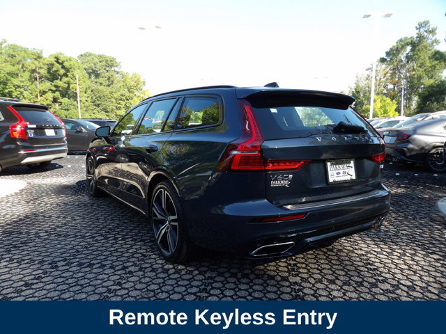 Used 2021 Volvo V60 T6 R-Design w/ Climate Package FWD image 9