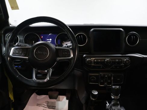 Used 2022 Jeep Wrangler Unlimited Sahara w/ Cold Weather Group image 17