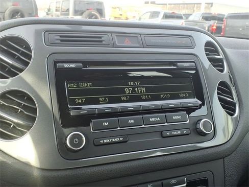 Used 2012 Volkswagen Tiguan S image 16