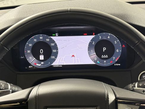 Used 2025 Land Rover Range Rover Velar Dynamic SE image 17