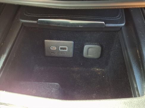 Used 2020 Cadillac XT4 Premium Luxury image 14