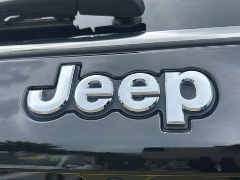 Used 2025 Jeep Compass Latitude AWD/4WD image 29
